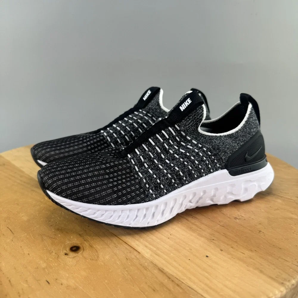 Nike React Phantom Run Flyknit 2 Oreo Womens Size 7.5 Running Shoes Black White
